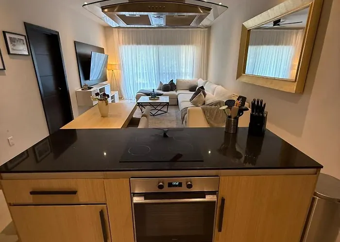 Luxueux Selvanova Coto 8 Apartment *